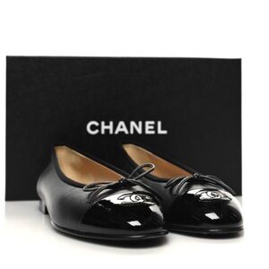 CHANEL Lambskin Patent CC Cap Toe Ballerina Flats in Black